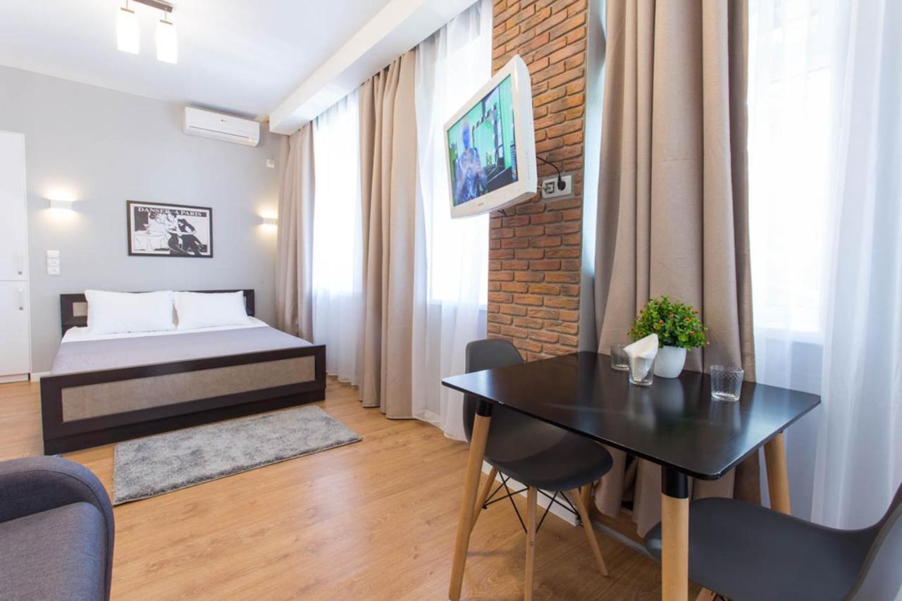 Modern studio beside metro Pushkinska, Universytet - Chernyshevska str. 95-7 Kharkiv Eksteriør billede