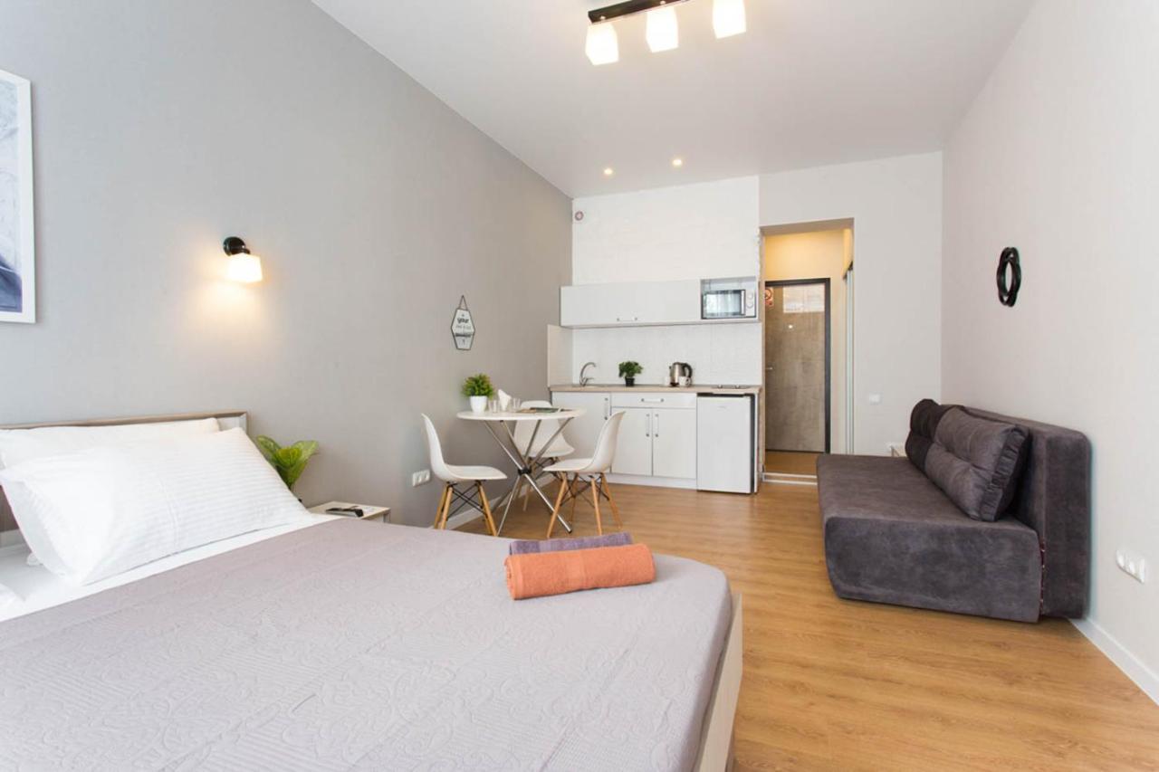 Modern studio beside metro Pushkinska, Universytet - Chernyshevska str. 95-7 Kharkiv Eksteriør billede