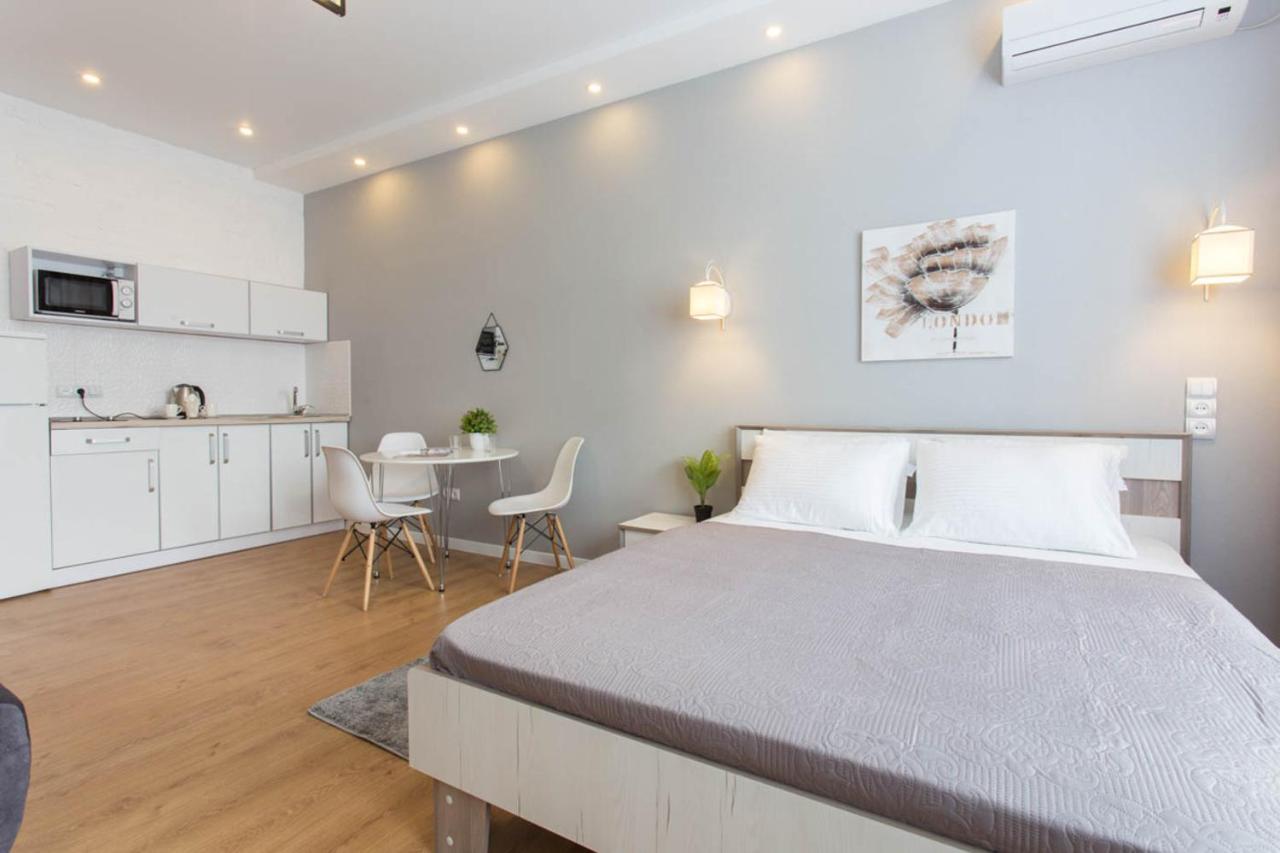 Modern studio beside metro Pushkinska, Universytet - Chernyshevska str. 95-7 Kharkiv Eksteriør billede