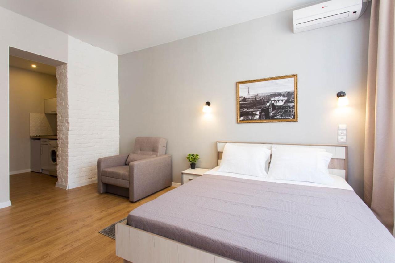 Modern studio beside metro Pushkinska, Universytet - Chernyshevska str. 95-7 Kharkiv Eksteriør billede