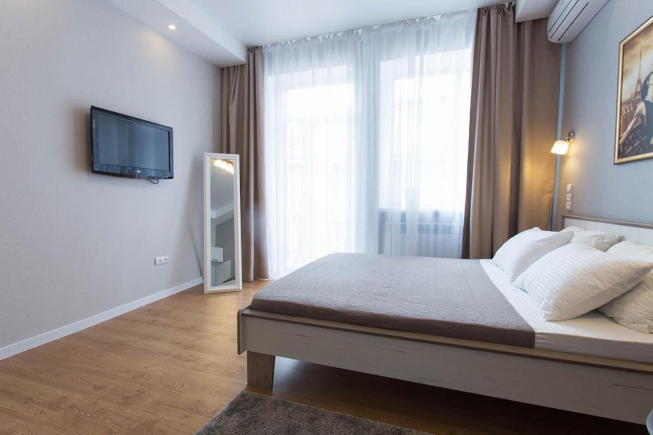 Modern studio beside metro Pushkinska, Universytet - Chernyshevska str. 95-7 Kharkiv Eksteriør billede