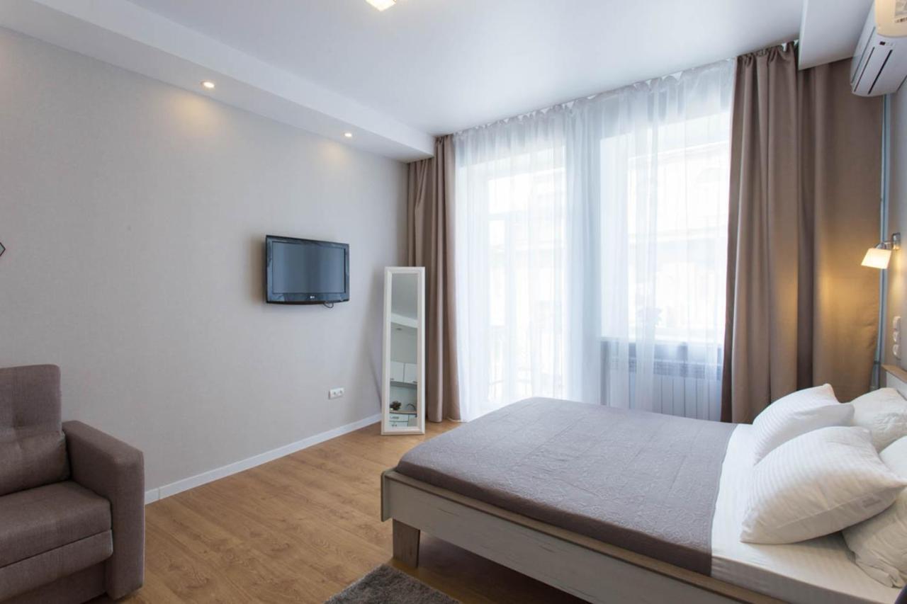 Modern studio beside metro Pushkinska, Universytet - Chernyshevska str. 95-7 Kharkiv Eksteriør billede