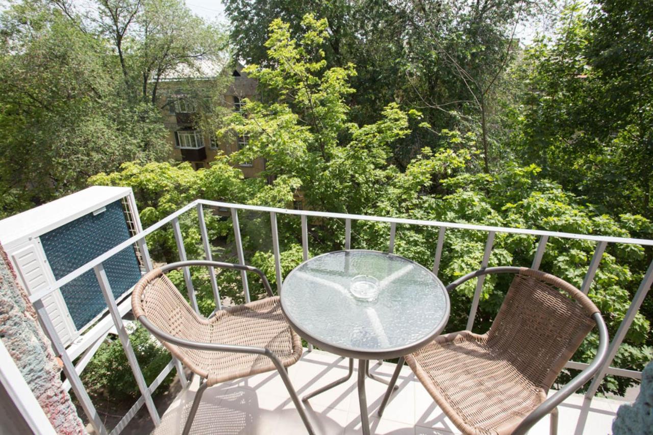 Modern studio beside metro Pushkinska, Universytet - Chernyshevska str. 95-7 Kharkiv Eksteriør billede