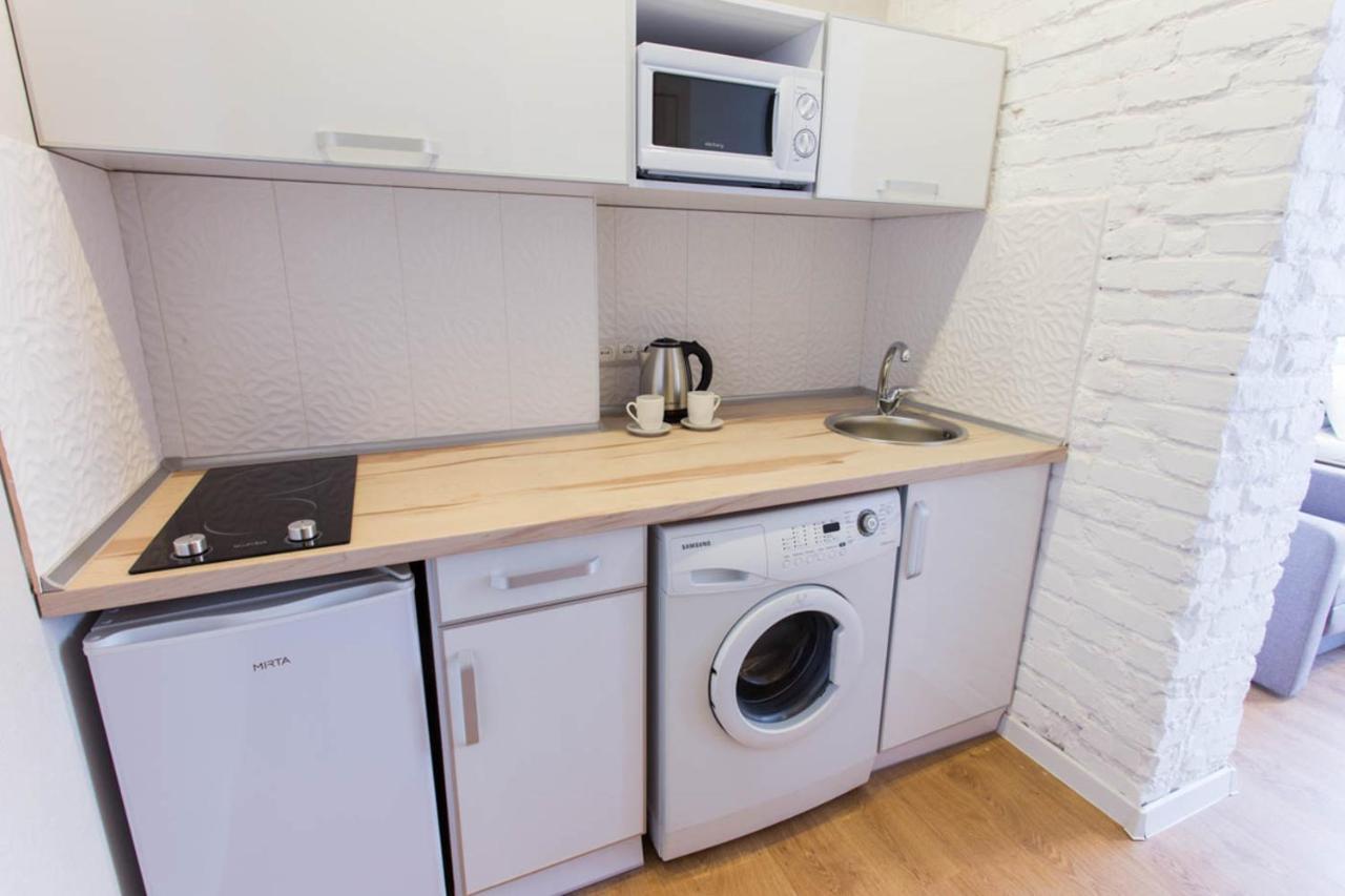 Modern studio beside metro Pushkinska, Universytet - Chernyshevska str. 95-7 Kharkiv Eksteriør billede