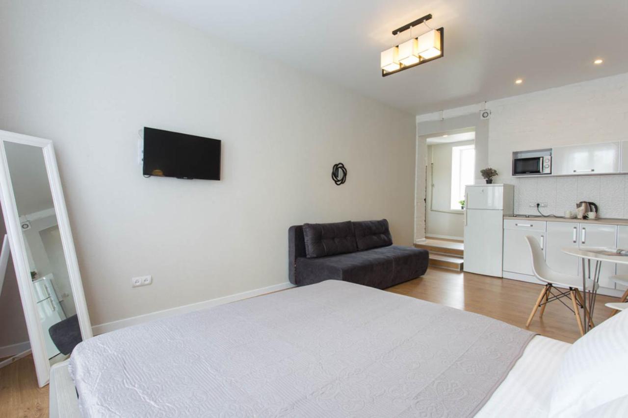 Modern studio beside metro Pushkinska, Universytet - Chernyshevska str. 95-7 Kharkiv Eksteriør billede