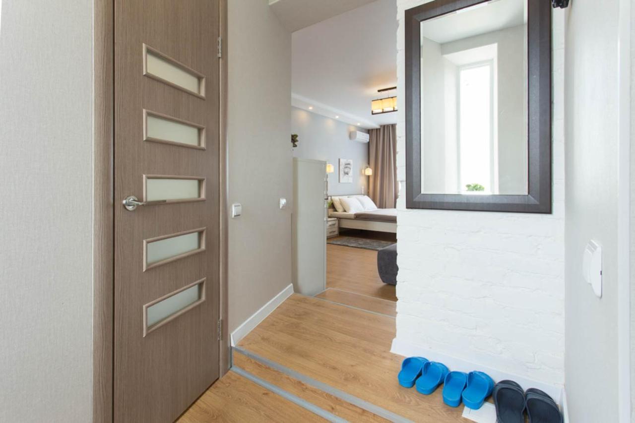 Modern studio beside metro Pushkinska, Universytet - Chernyshevska str. 95-7 Kharkiv Eksteriør billede