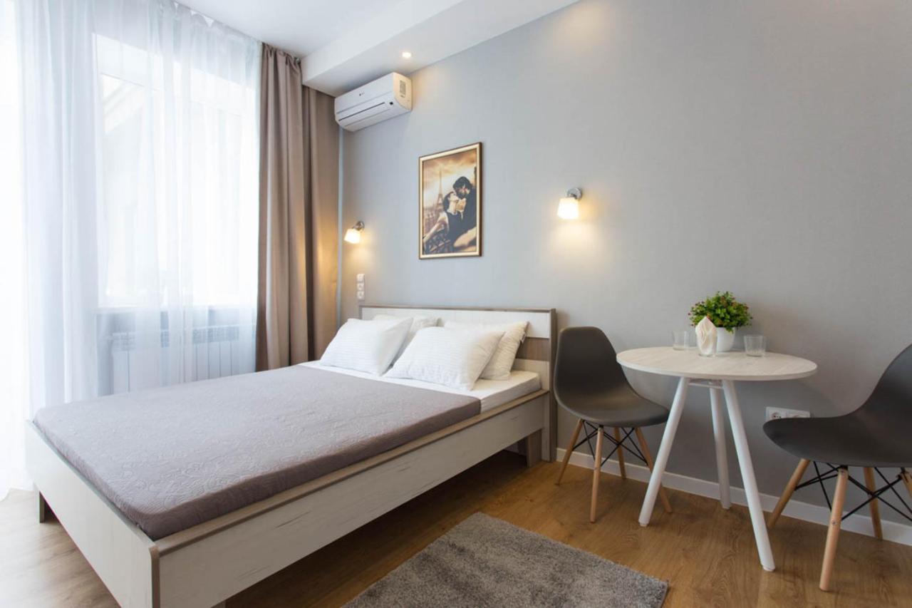 Modern studio beside metro Pushkinska, Universytet - Chernyshevska str. 95-7 Kharkiv Eksteriør billede