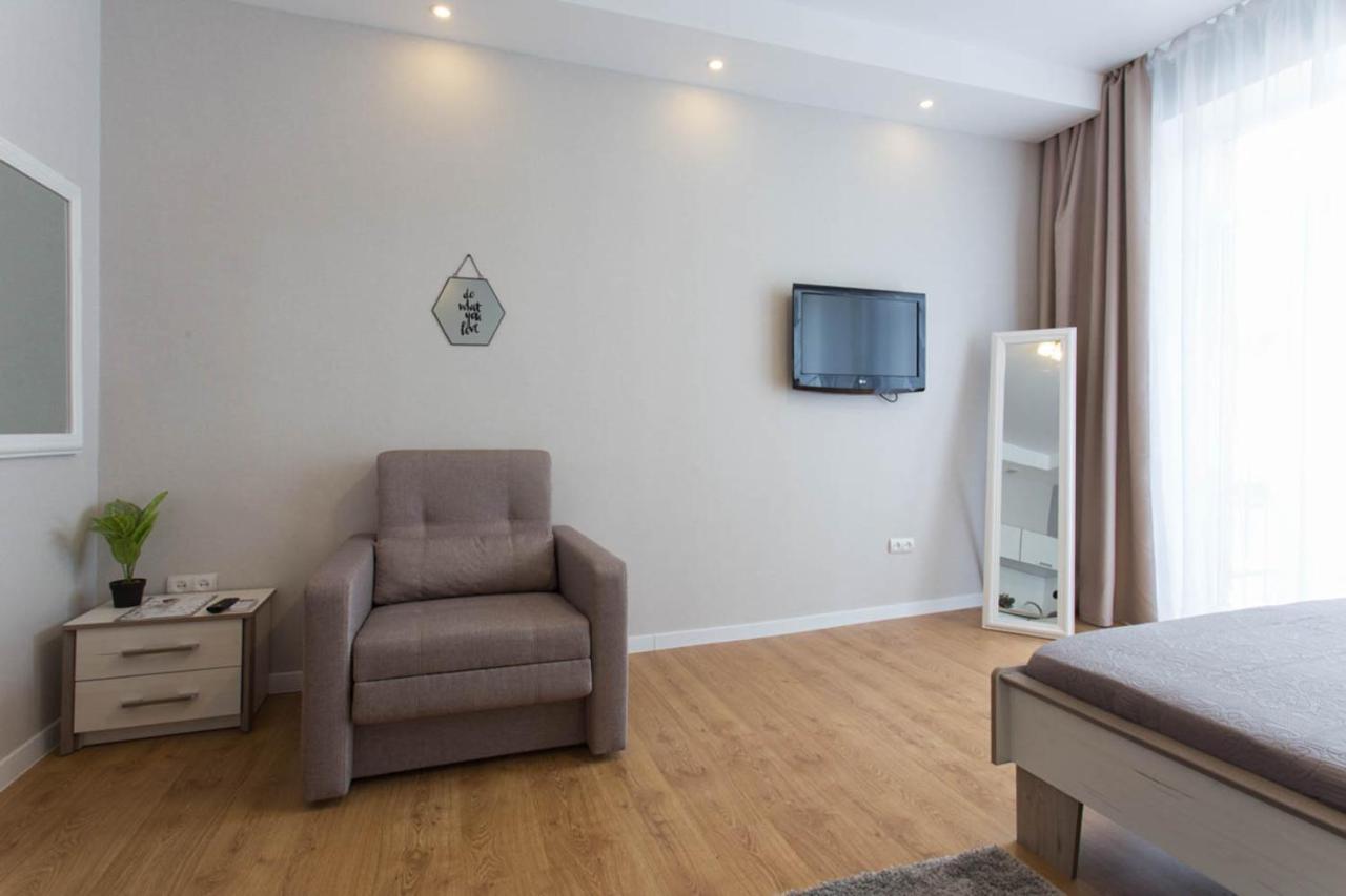 Modern studio beside metro Pushkinska, Universytet - Chernyshevska str. 95-7 Kharkiv Eksteriør billede