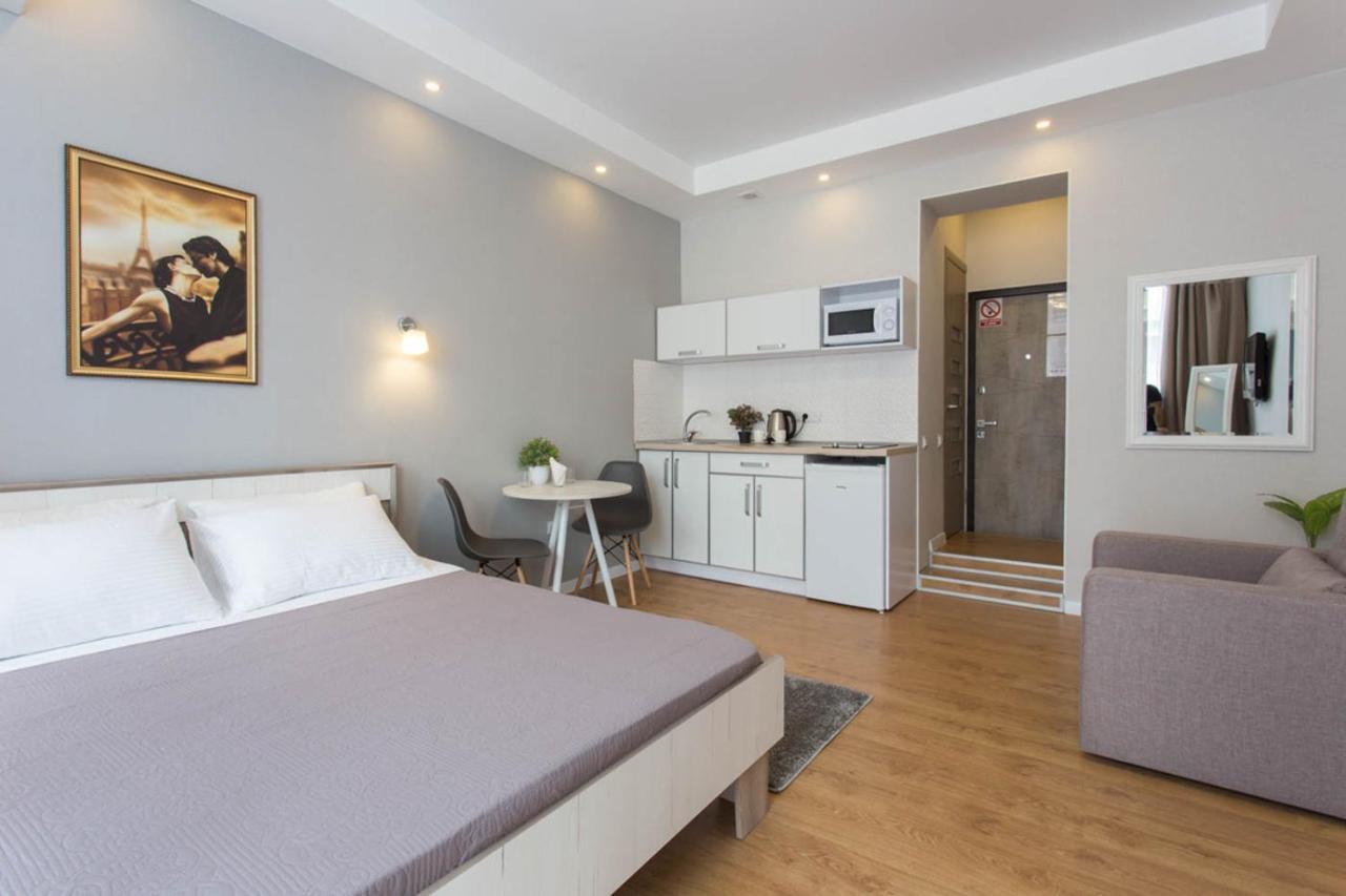 Modern studio beside metro Pushkinska, Universytet - Chernyshevska str. 95-7 Kharkiv Eksteriør billede