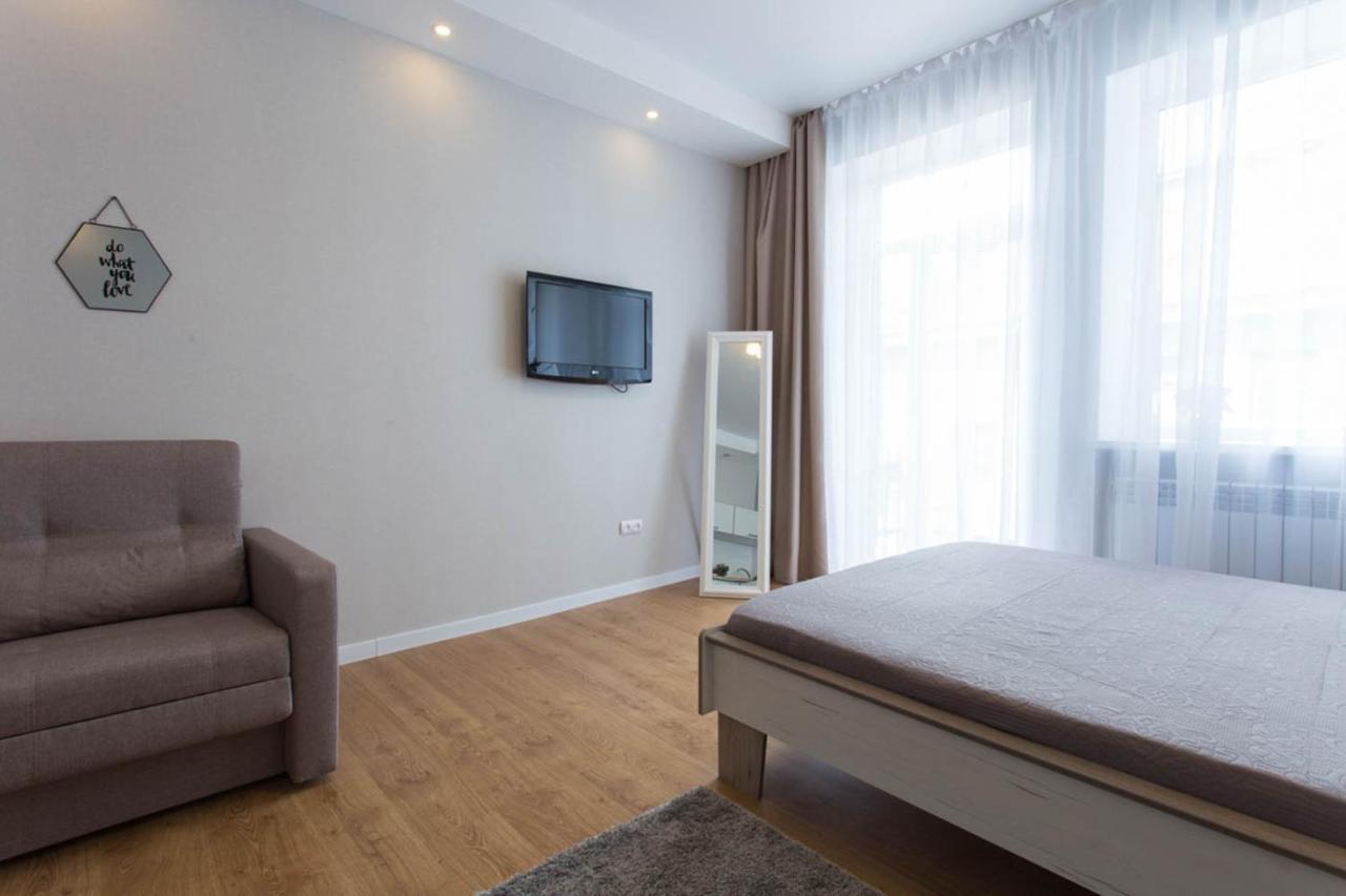 Modern studio beside metro Pushkinska, Universytet - Chernyshevska str. 95-7 Kharkiv Eksteriør billede