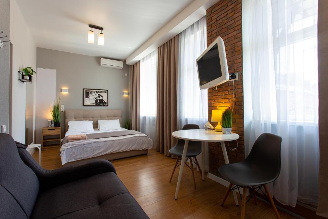 Modern studio beside metro Pushkinska, Universytet - Chernyshevska str. 95-7 Kharkiv Eksteriør billede